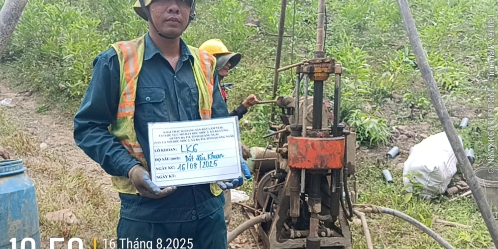 Khoan khảo sát khoáng sản đất làm vật liệu san lấp tại mỏ đất Dốc Mốc 2, xã Ba Tơ, tỉnh Quảng Ngãi